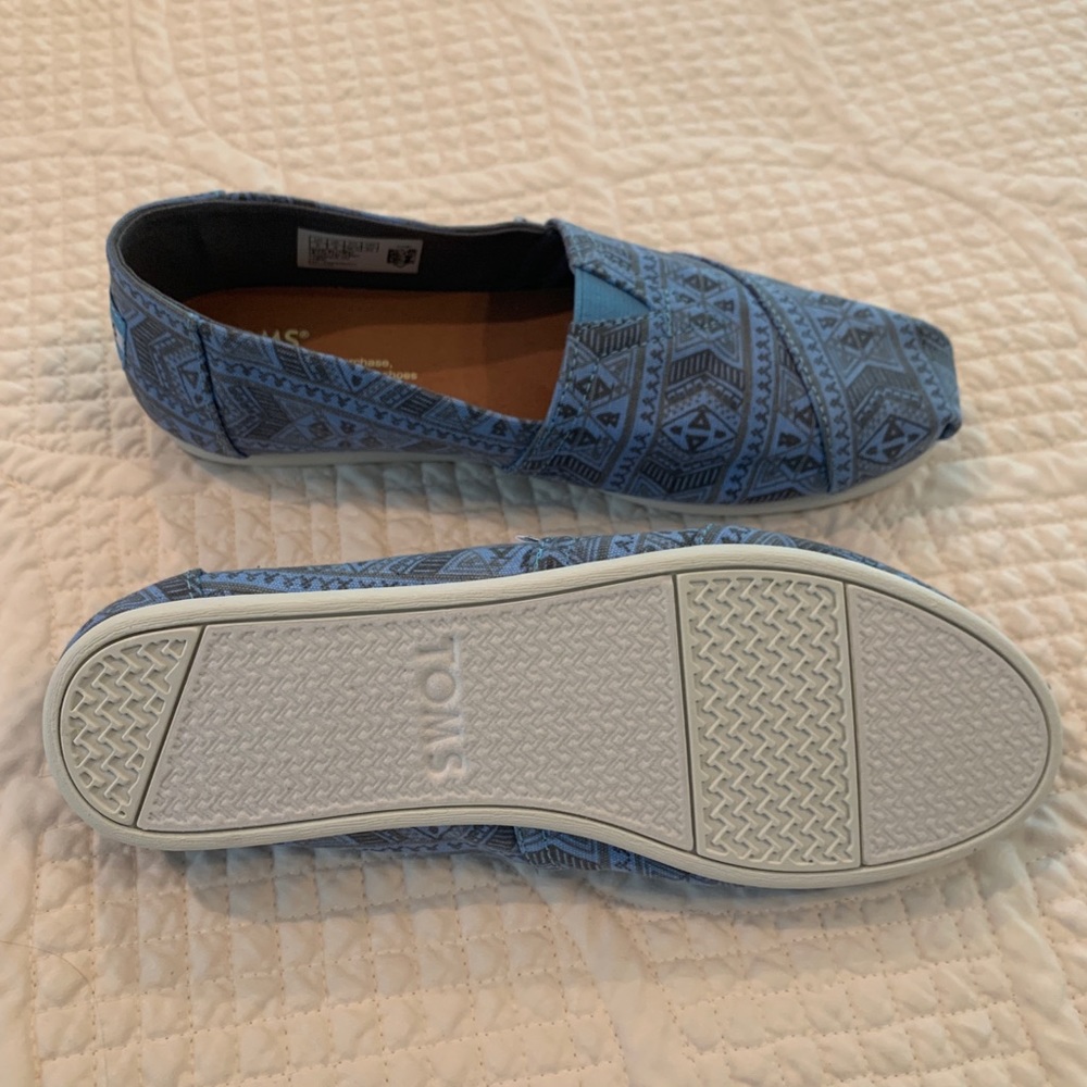 Tom’s slip on shoes